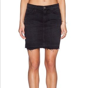 Current Eliott The Skinny Mini Drifter W/ Released Hem Denim Skirt US25 ($188)